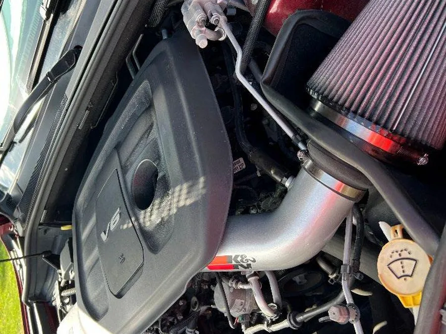 Greasy intake assembly before VertKleen CRHD degreasing