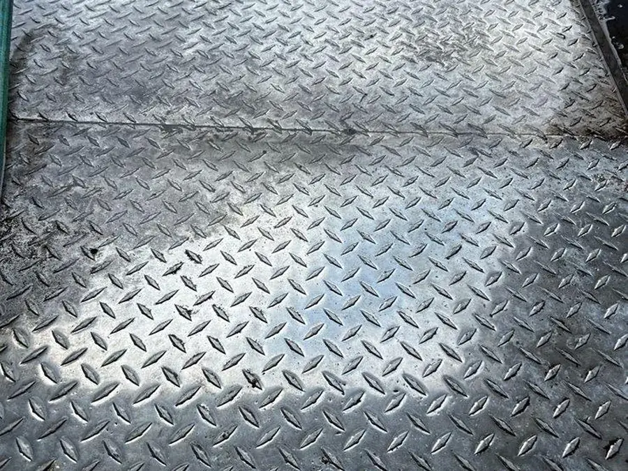 Diamond-plate steel restored without muriatic acid